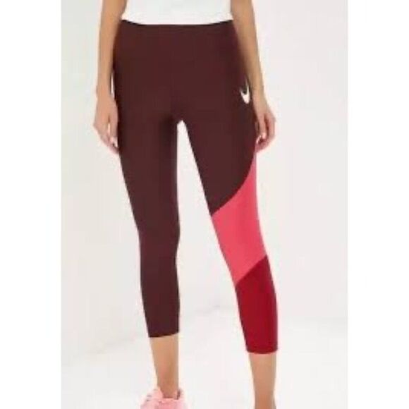 NWOT Nike Training Tight 3/4 Power Crop Legging Size Medium - Picture 1 of 14